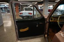 GAZ Volga 24